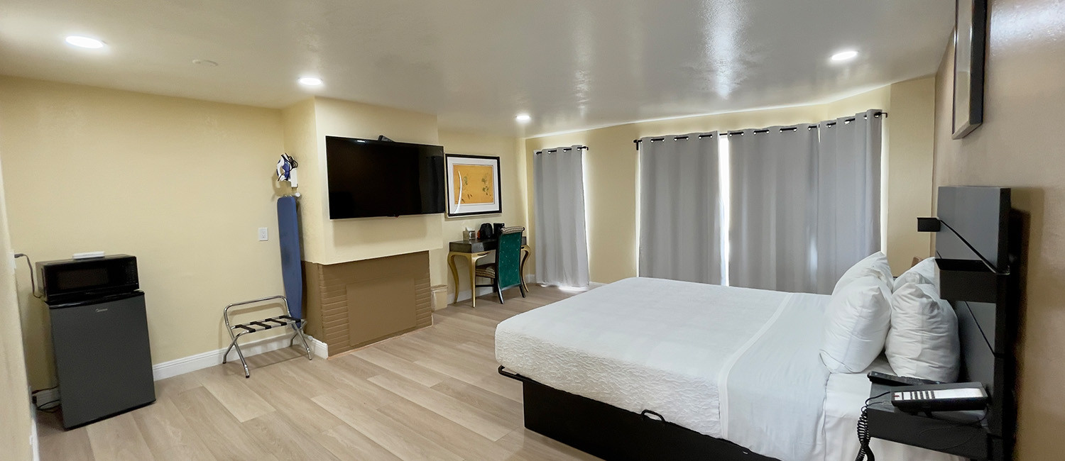  RELAX IN SPACIOUS GUEST ROOMS AT OUR PROPERTY