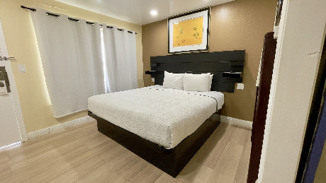 Queen Bed